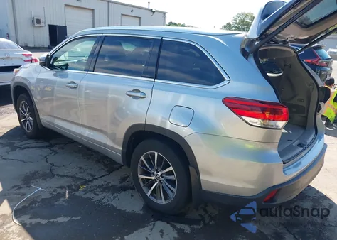 2018 Toyota Highlander Xle из США, поврежденный, VIN 5TDJZRFHXJS534293